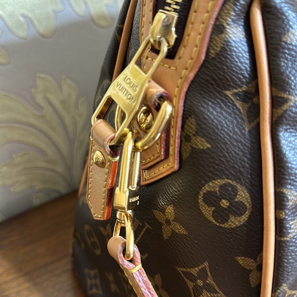 Louis Vuitton Retiro EUC. Comes with bag and receipt - Picture 4 of 17
